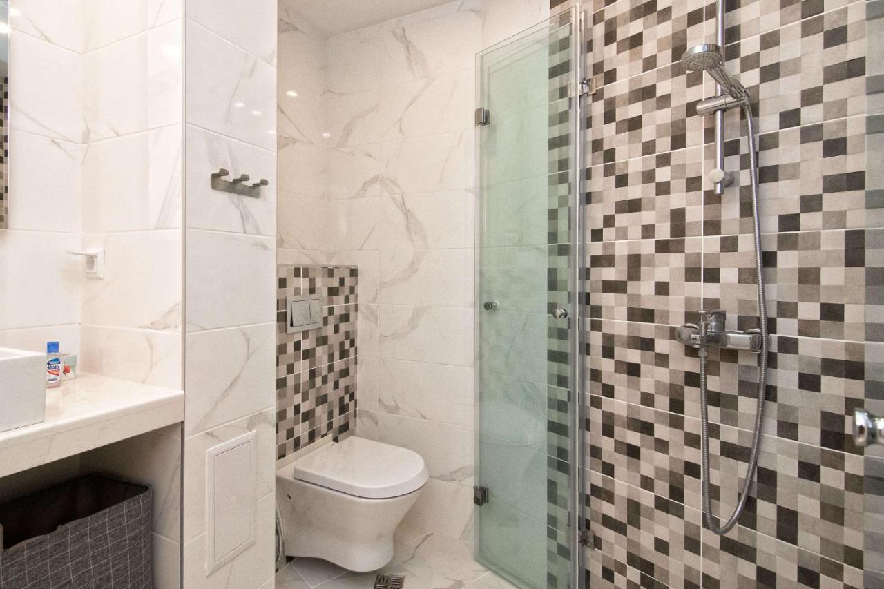 Luxury City Center Two Bedroom Apartment Close To Beach Varna Exterior photo